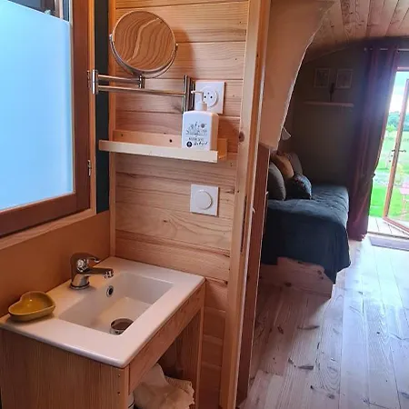 Roulotte A La Ferme Buissonniere Vakantieboerderij La Lande-de-Louge