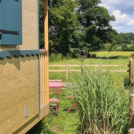 Roulotte A La Ferme Buissonniere *