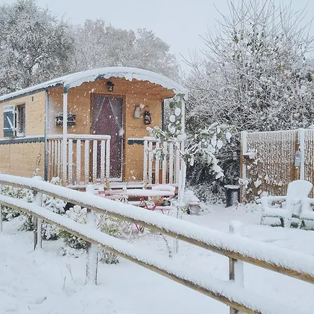 مزرعة للإقامة Roulotte A La Ferme Buissonniere La Lande-de-Louge
