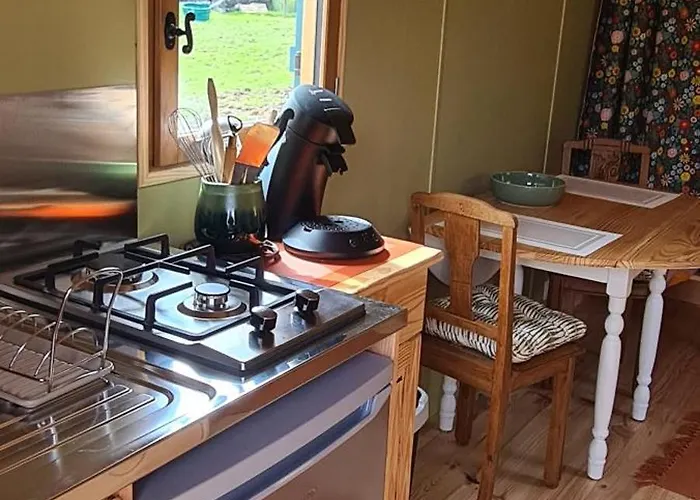 Vakantieboerderij Roulotte A La Ferme Buissonniere La Lande-de-Louge