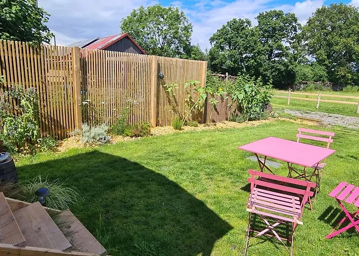 Farm stay Roulotte A La Ferme Buissonniere