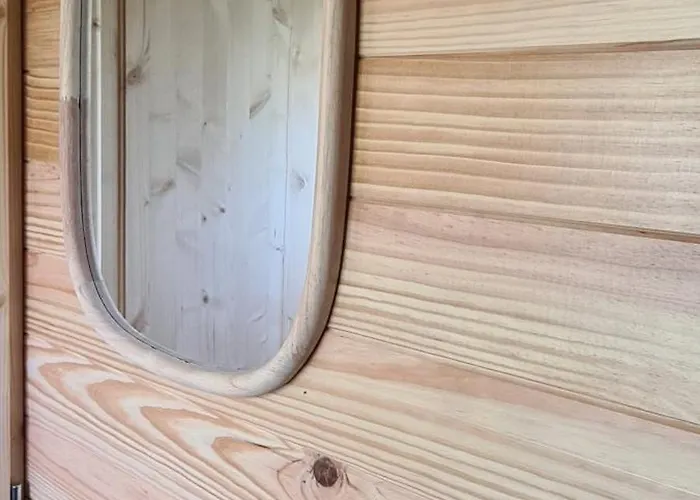 Roulotte A La Ferme Buissonniere * La Lande-de-Louge